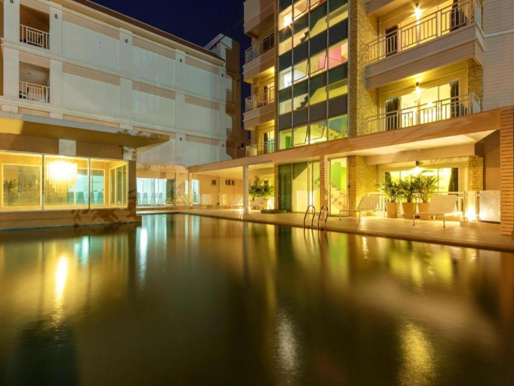 Nana Chat Bangsaen Hotel Si Racha Dış mekan fotoğraf