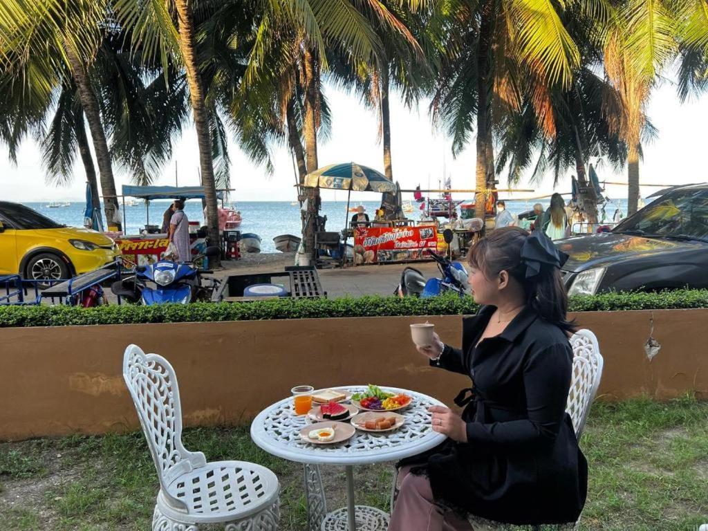 Nana Chat Bangsaen Hotel Si Racha Dış mekan fotoğraf